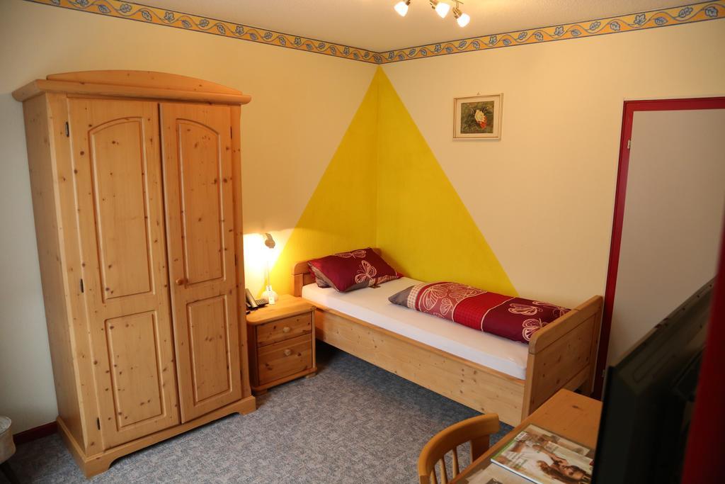 Hotel Bechtel Burbach  Oda fotoğraf