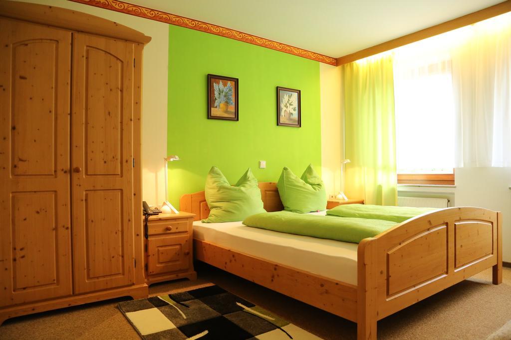 Hotel Bechtel Burbach  Oda fotoğraf