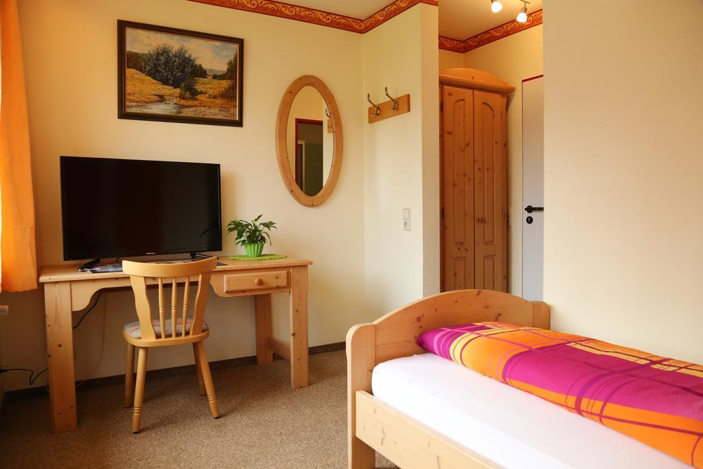 Hotel Bechtel Burbach  Oda fotoğraf